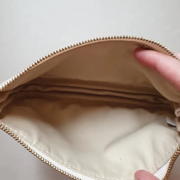 LOUIS VUITTON MINI POCHETTE - Picture 4 of 7